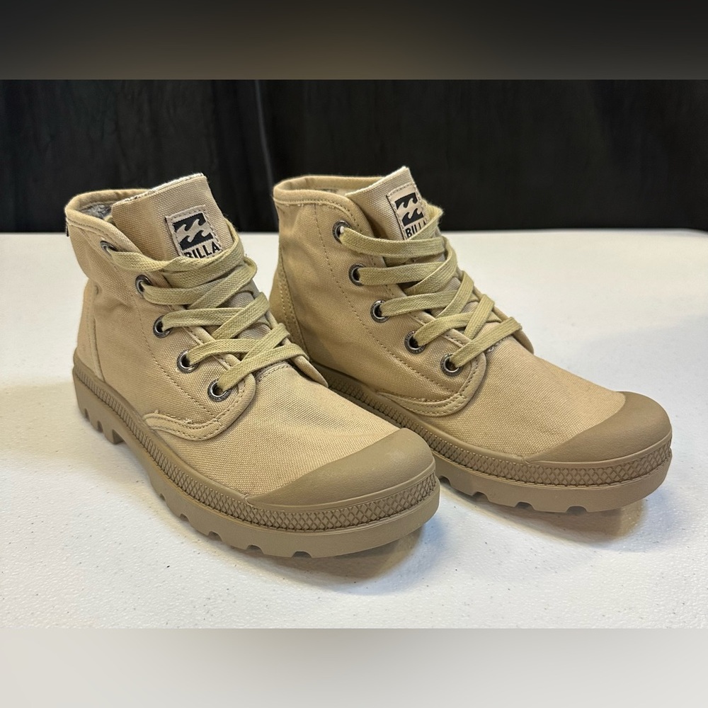 Billabong wanderlust Women’s beige Boots size‎ 7